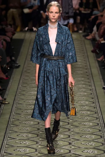 Look 69